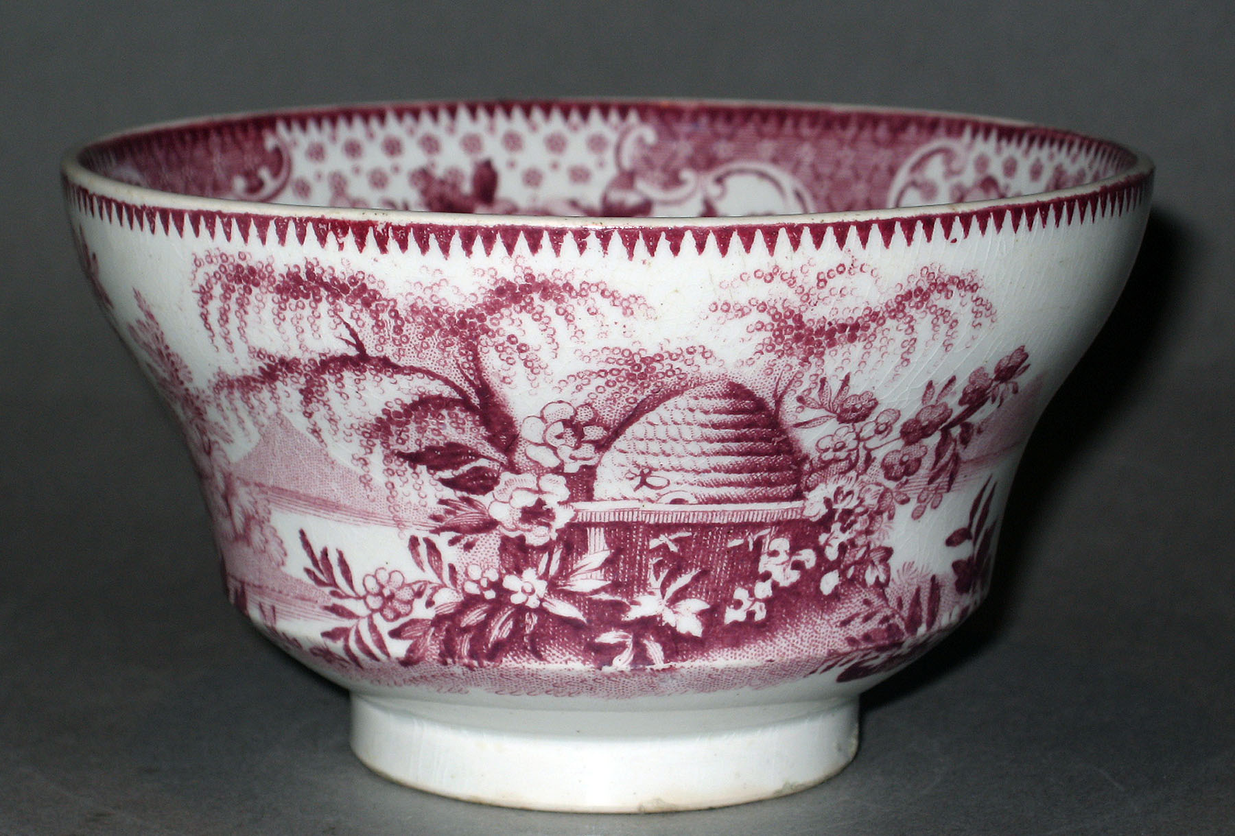 1961.0444.002 Earthenware tea bowl