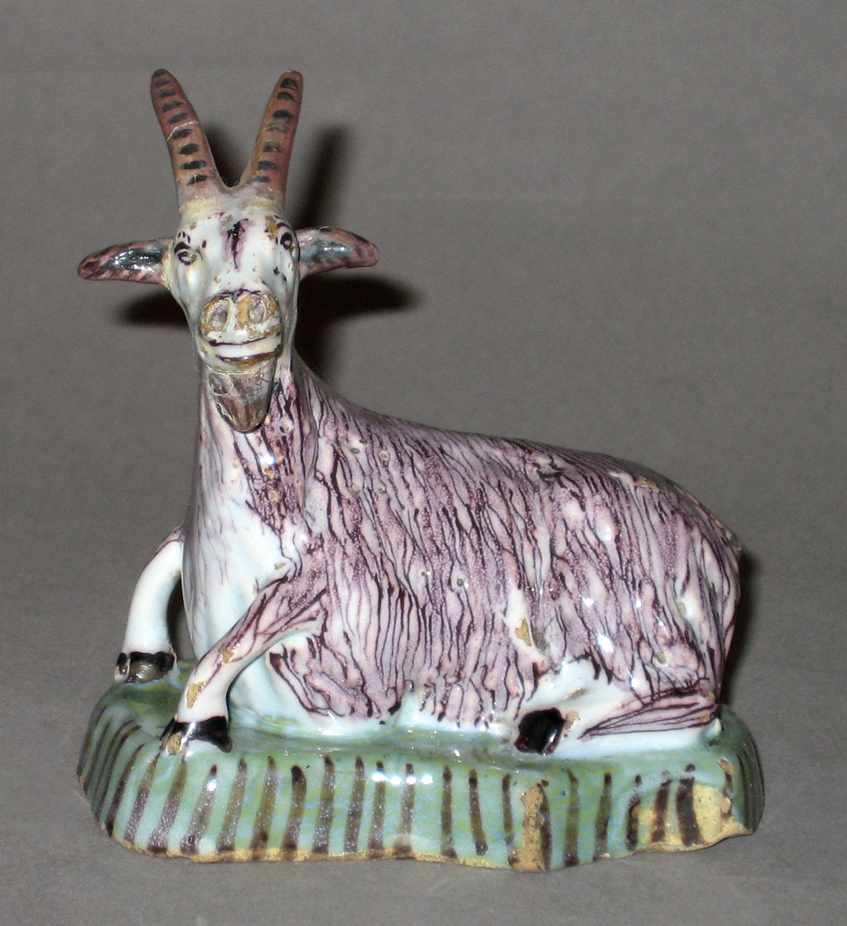2003.0022.094 Delft goat