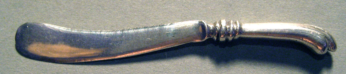 1955.0136.056 D Silver Knife side 1