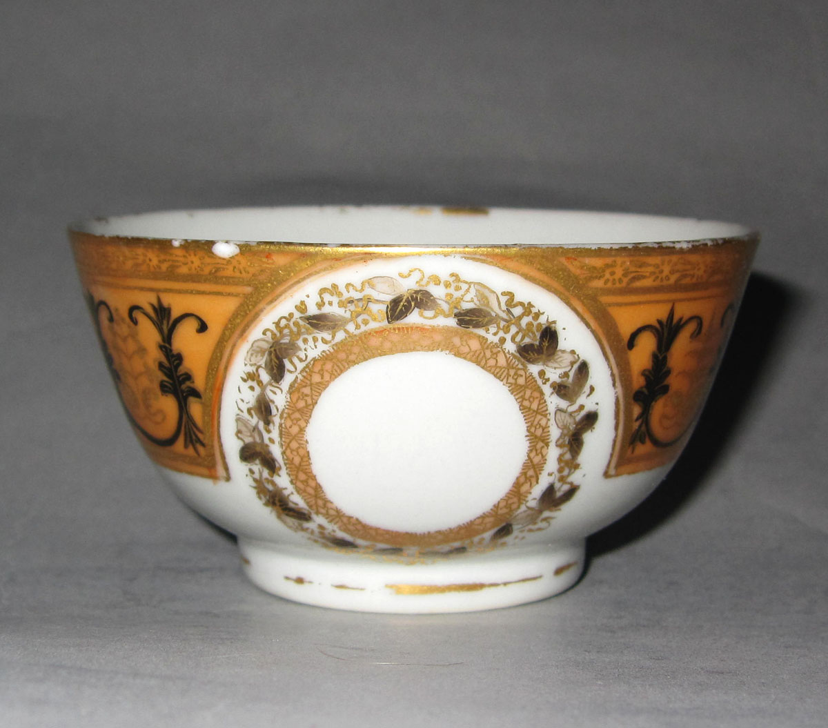 1956.0038.025 Porcelain cup