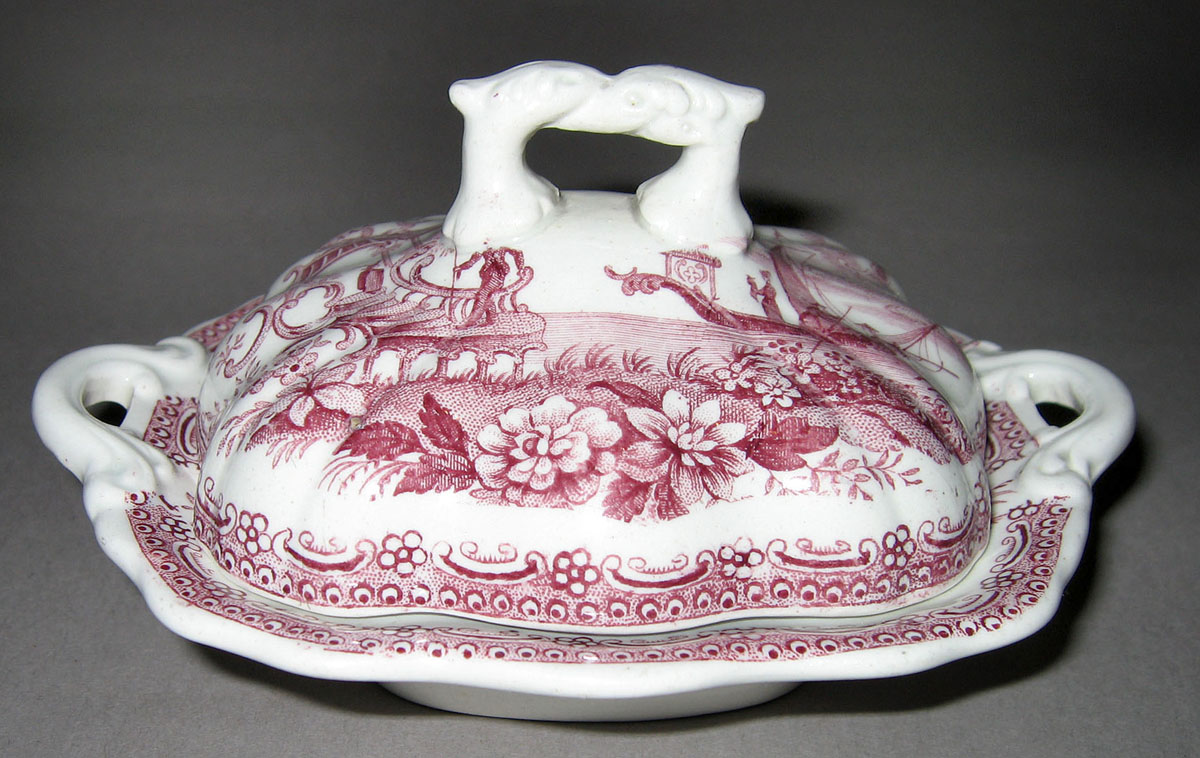 1955.0136.165 A, B Miniature transfer printed covered dish