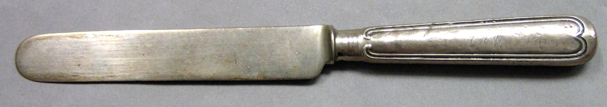 1962.0240.480.001 Silver Knife upper surface