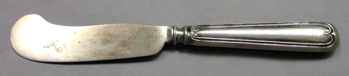 1962.0240.497 Silver Knife upper surface