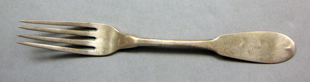 1962.0240.515 Silver fork upper surface