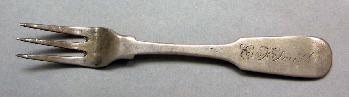 1962.0240.516 Silver fork upper surface
