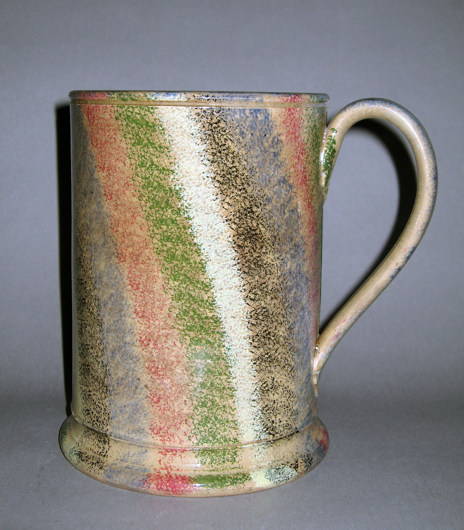 1965.0756 Spatterware mug