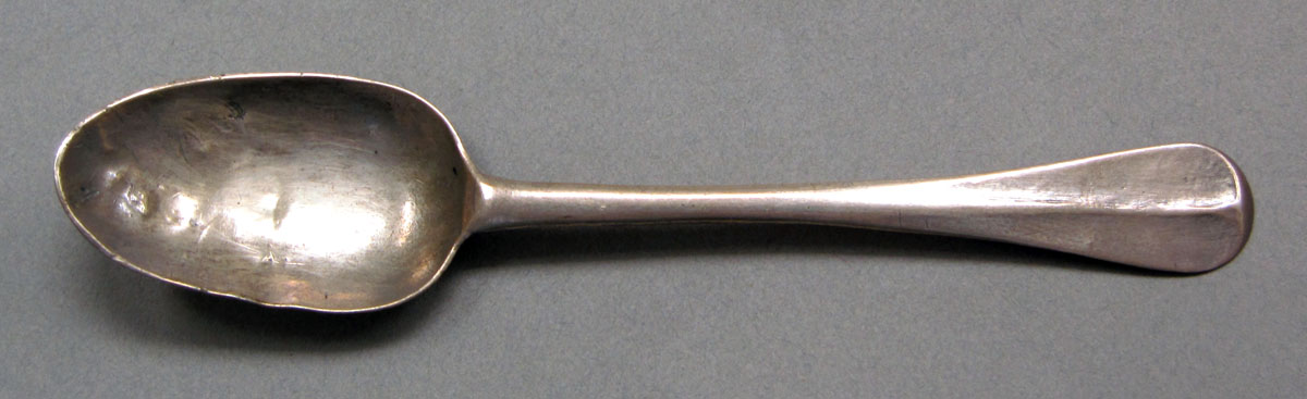 1962.0240.646 Silver spoon upper surface