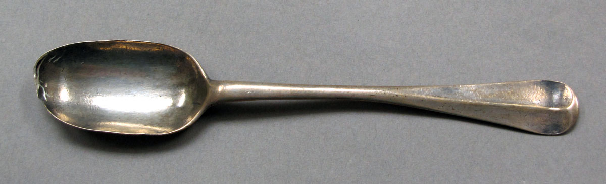 1962.0240.627 Silver spoon upper surface