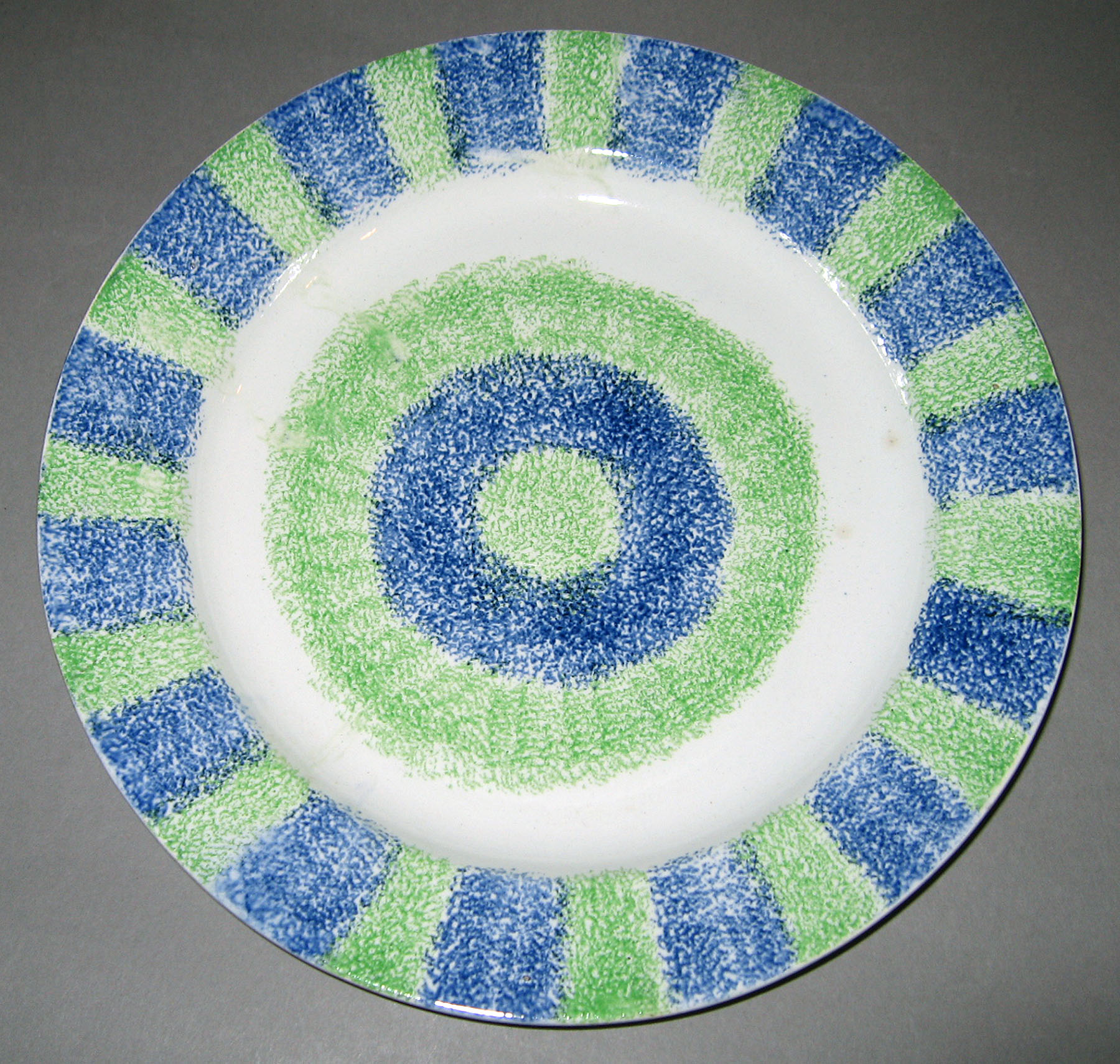 1965.0766.004 Spatterware plate