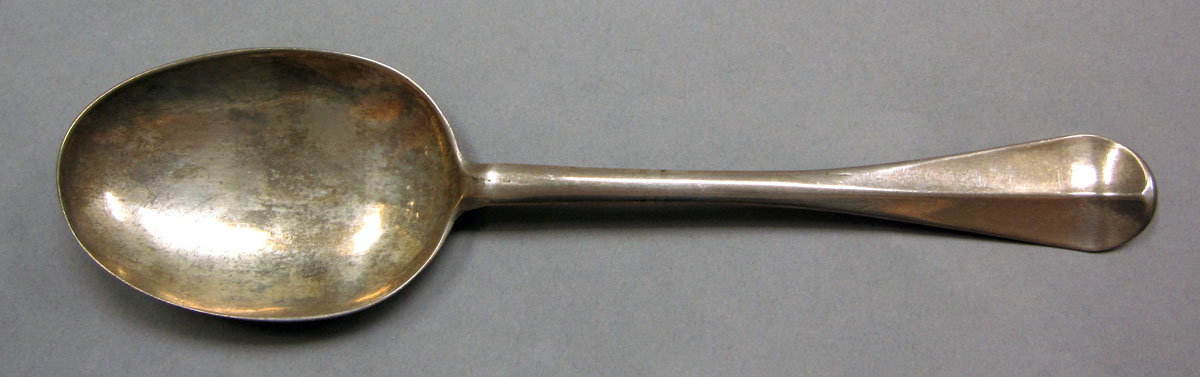 1962.0240.1500 Silver spoon upper surface