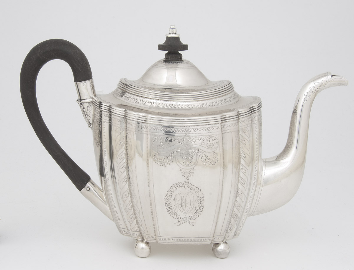 2010.0041 Teapot