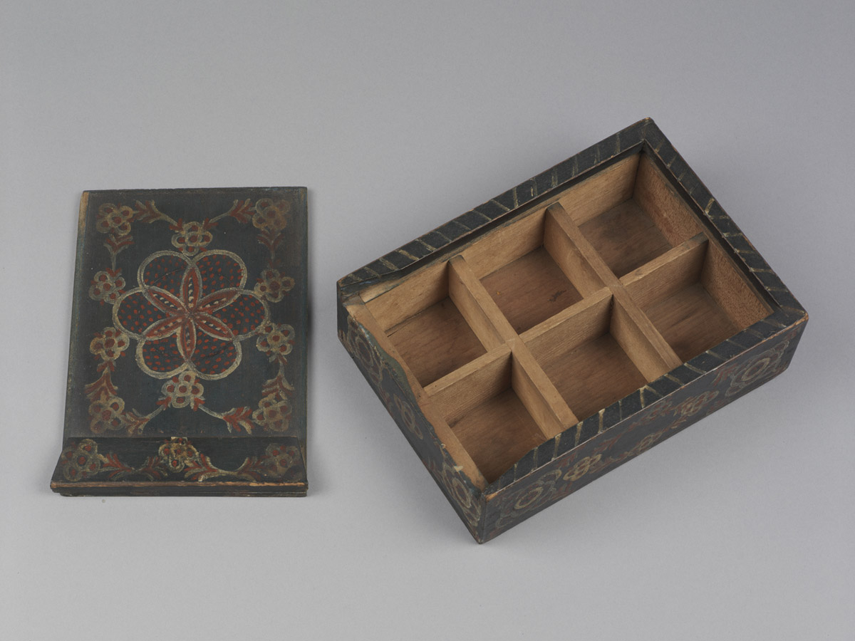 1959.1552 A, B Box, Sliding lid box