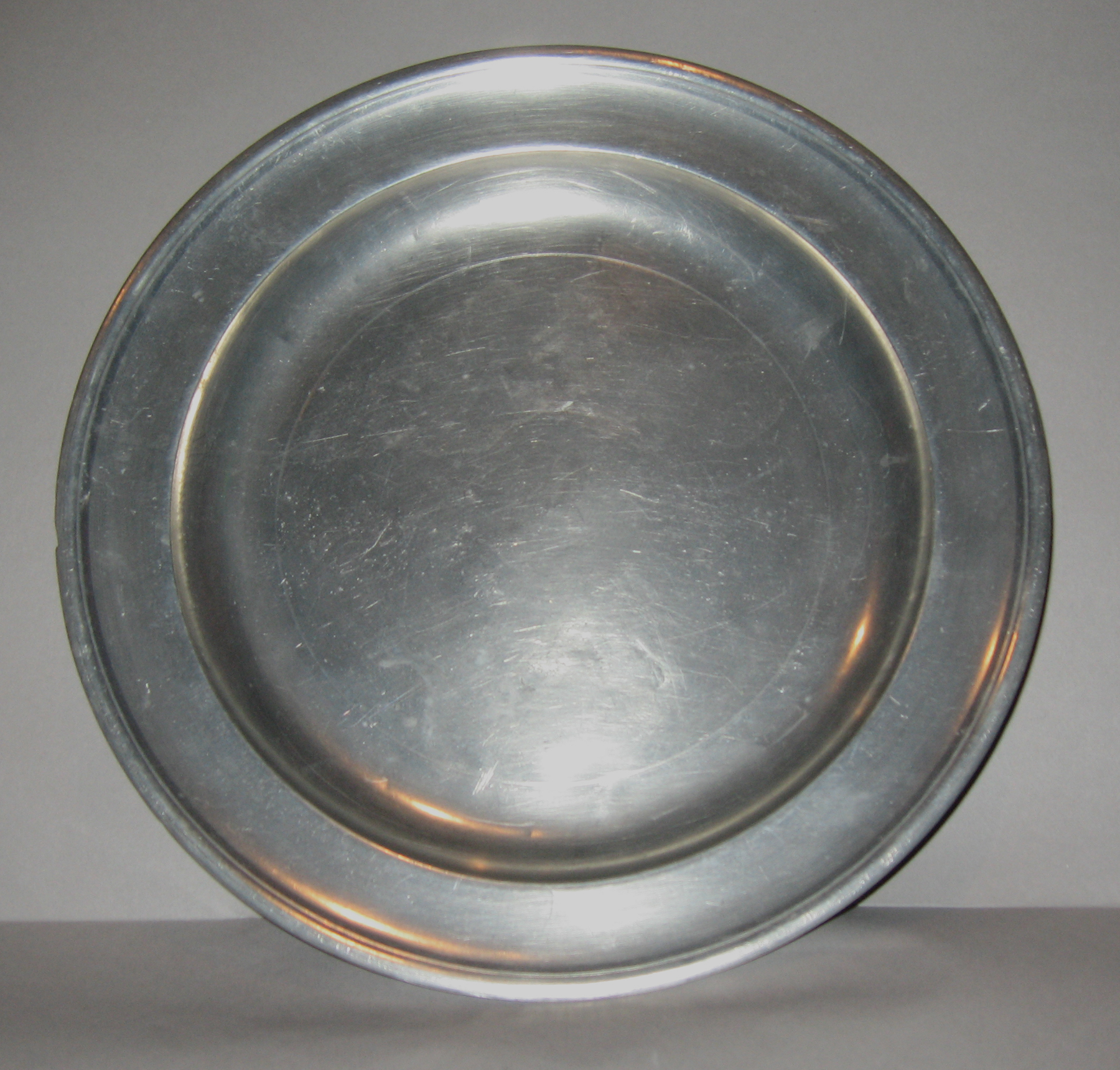 1965.1459 Pewter plate