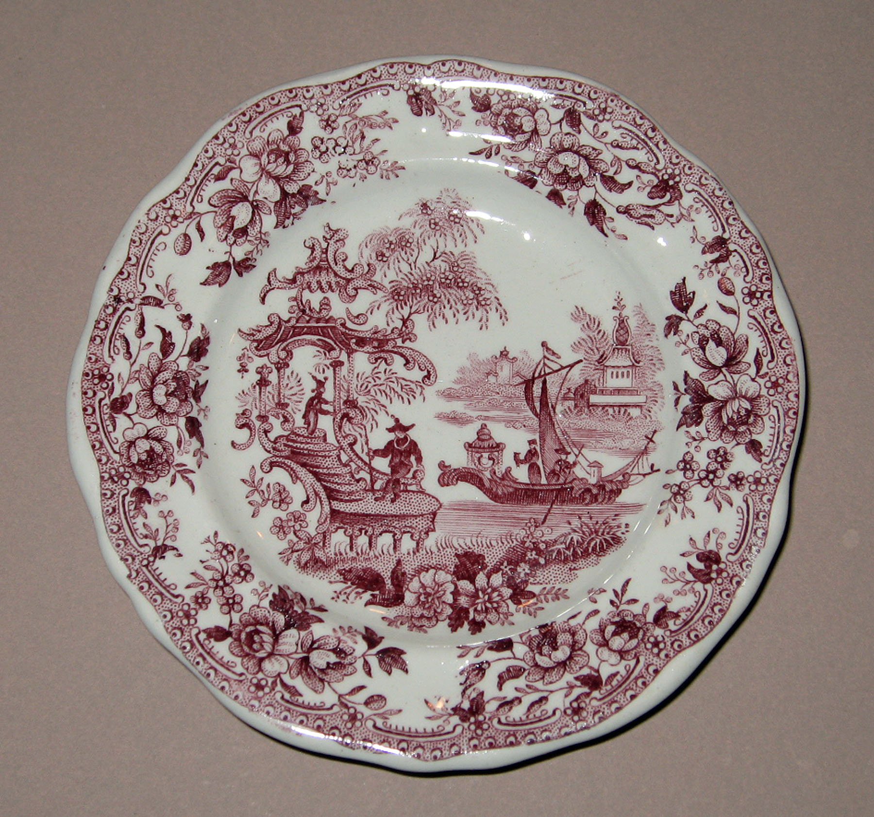 1955.0136.184 Earthenware plate