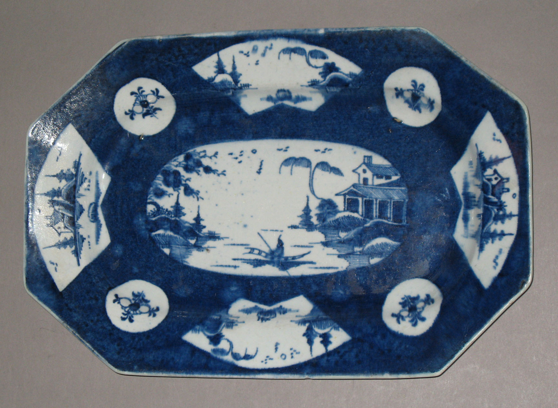 2001.0003.026.004 Bow porcelain dish