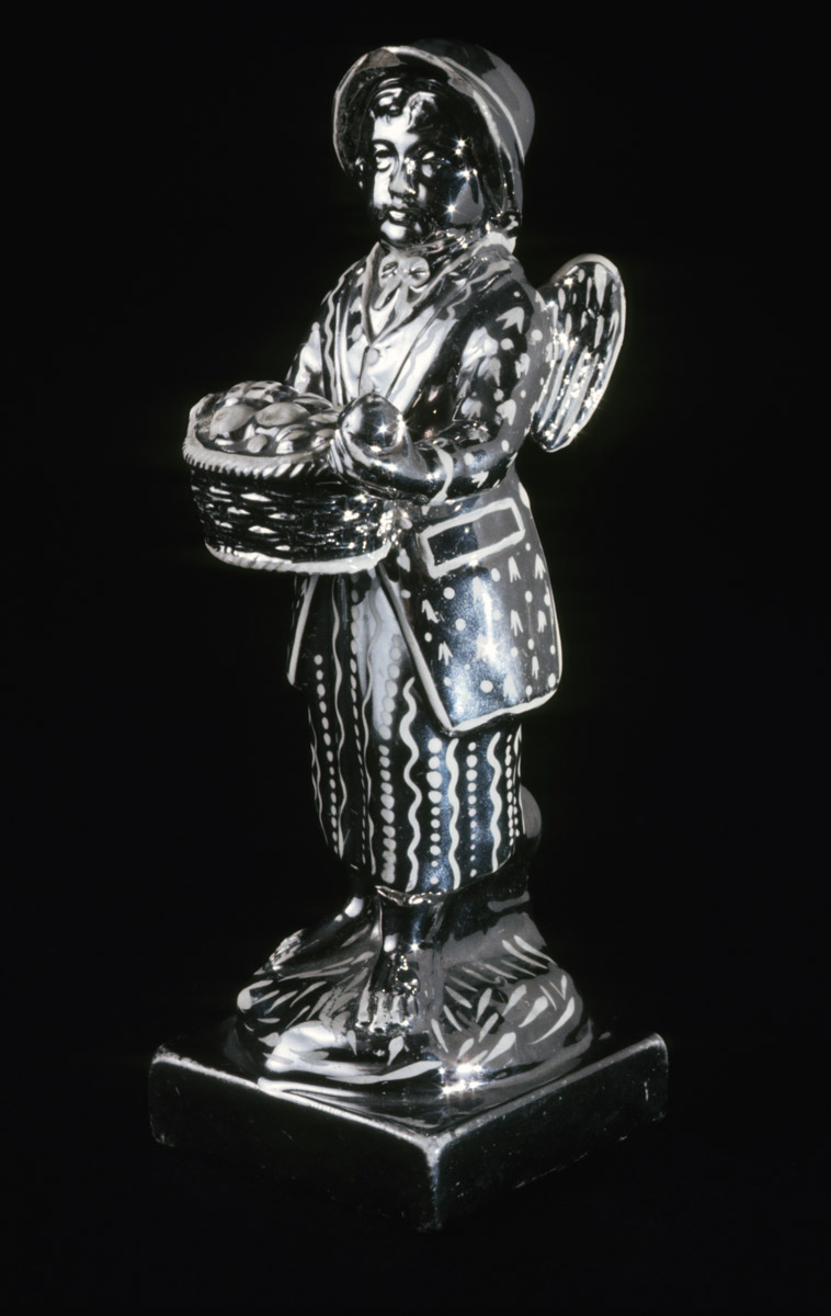 1958.1211 Lusterware figure