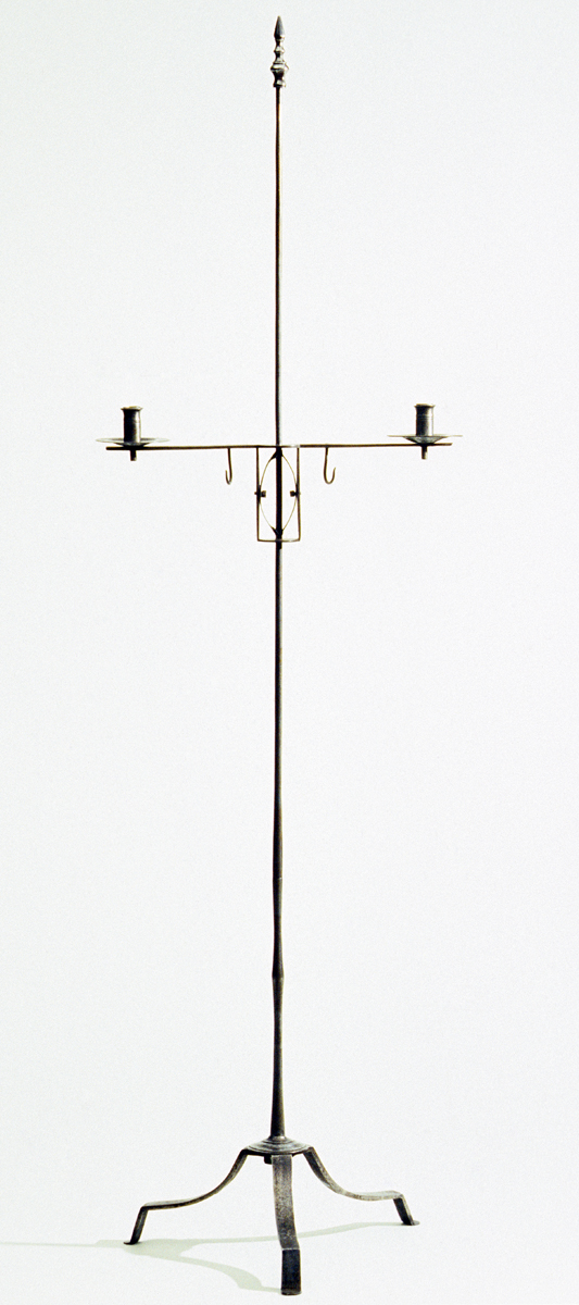 1963.0972 Candlestand