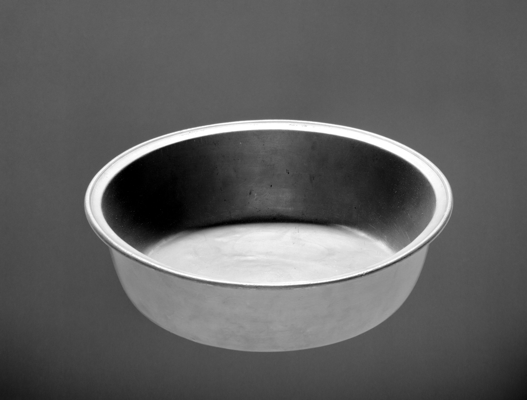 1953.0037.002 Pewter basin