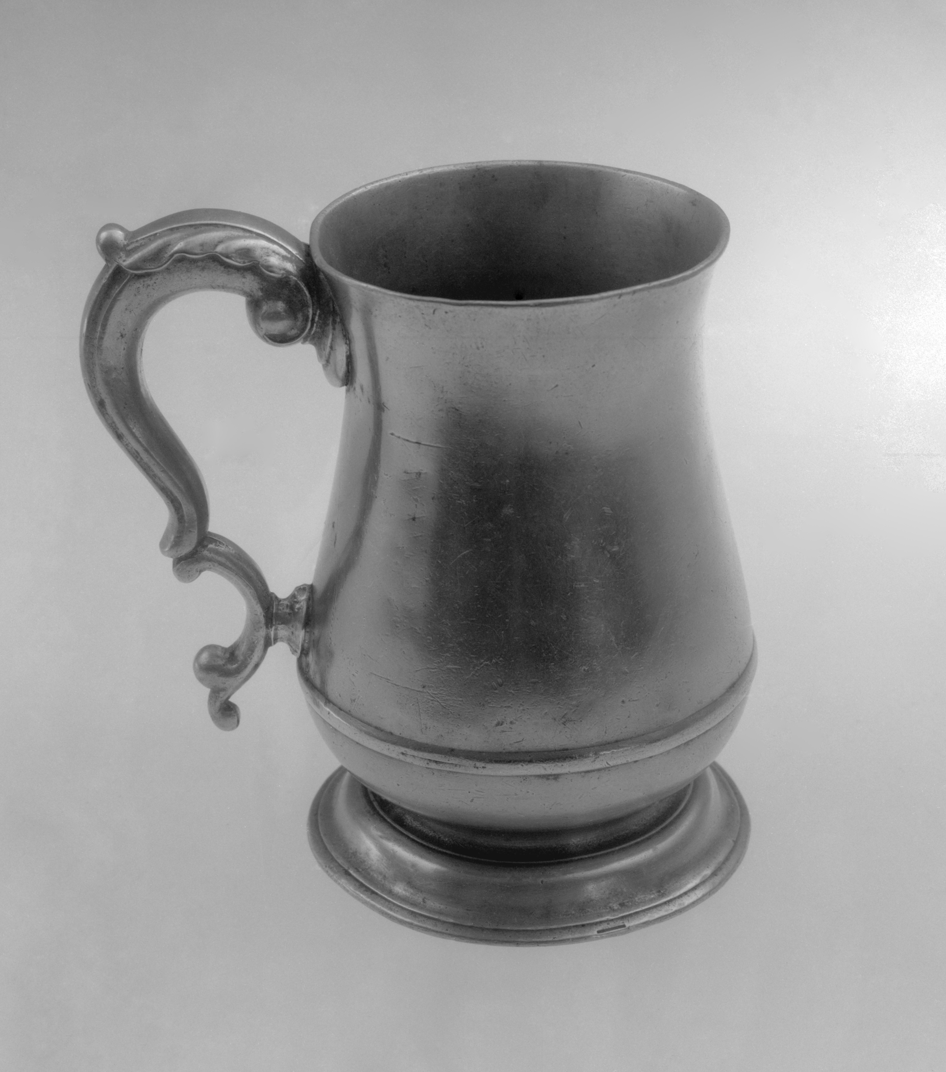 1953.0027 Pewter mug