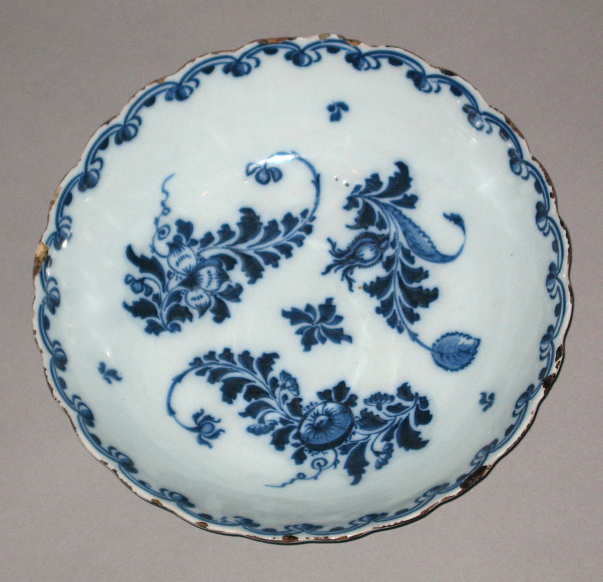 1955.0049.010 Delftware shallow bowl