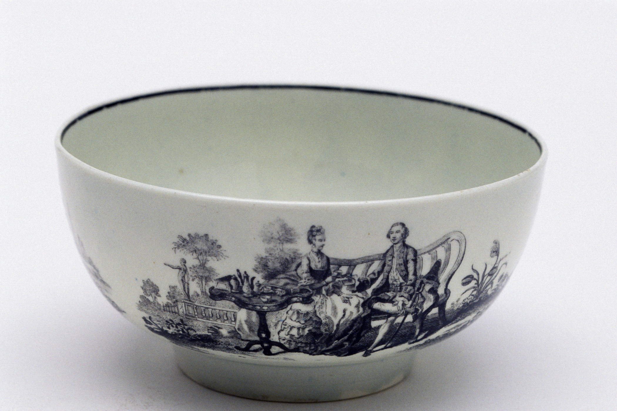 1958.0718 Worcester porcelain bowl (side 2)