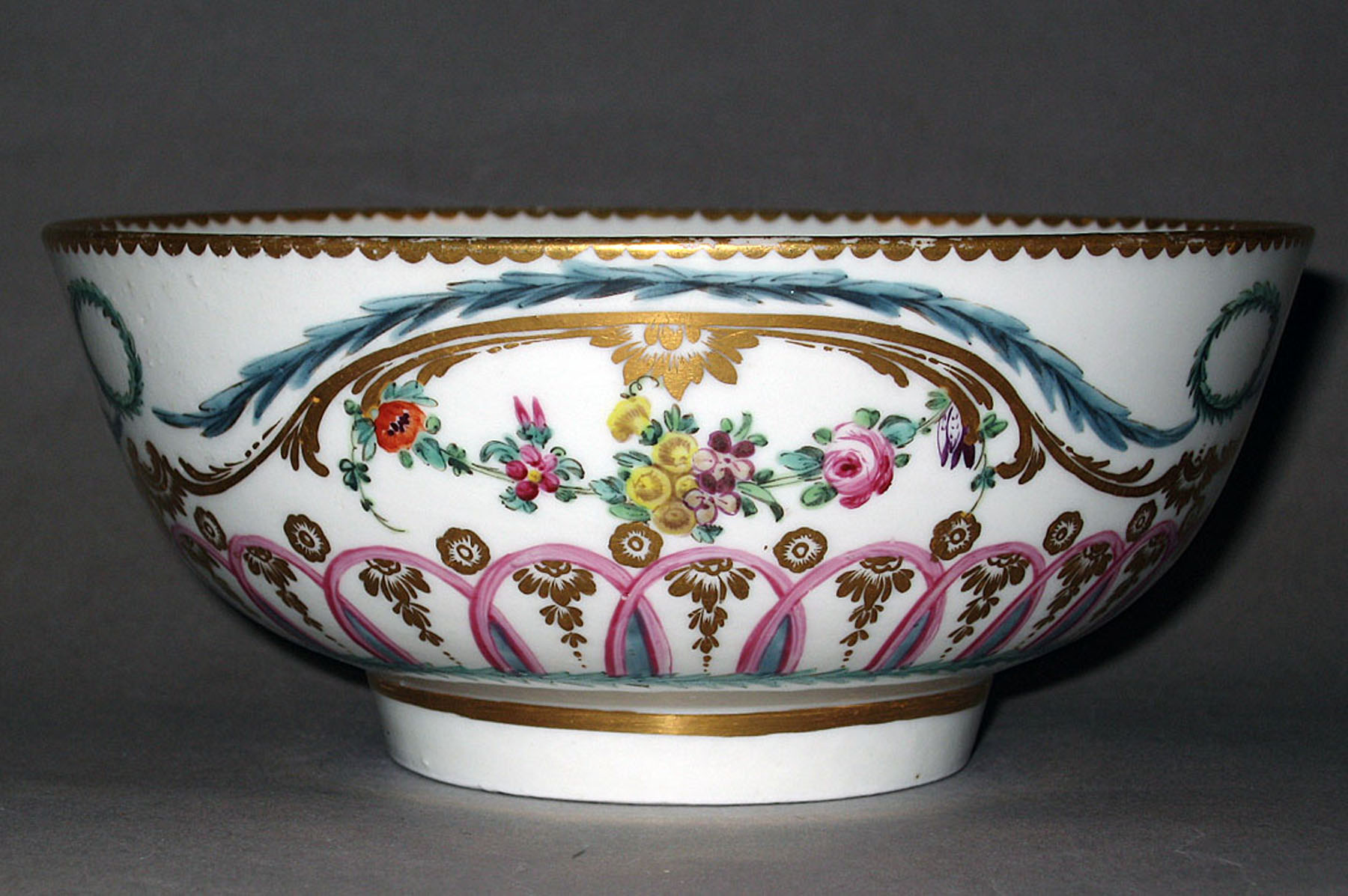 1982.0159 Bristol porcelain bowl