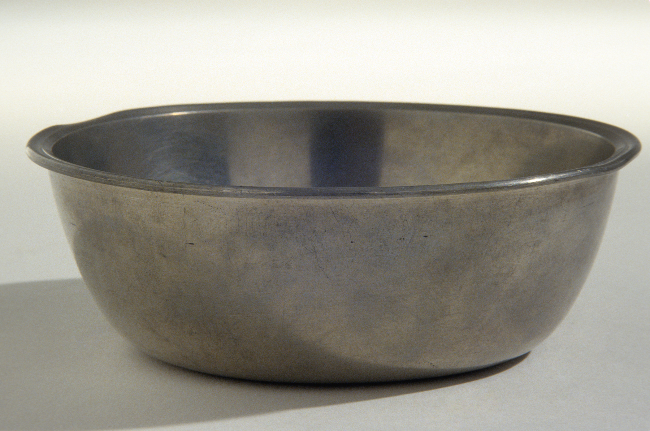 1963.0655 Pewter basin