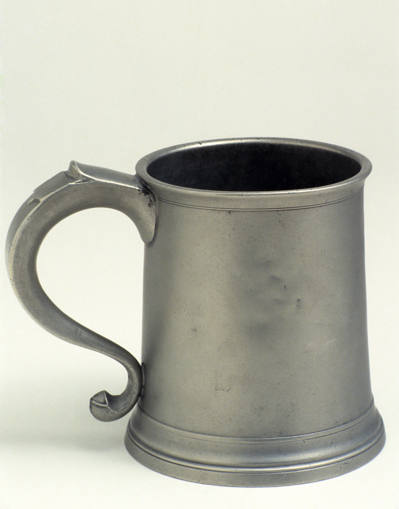 1965.2760 Pewter tankard