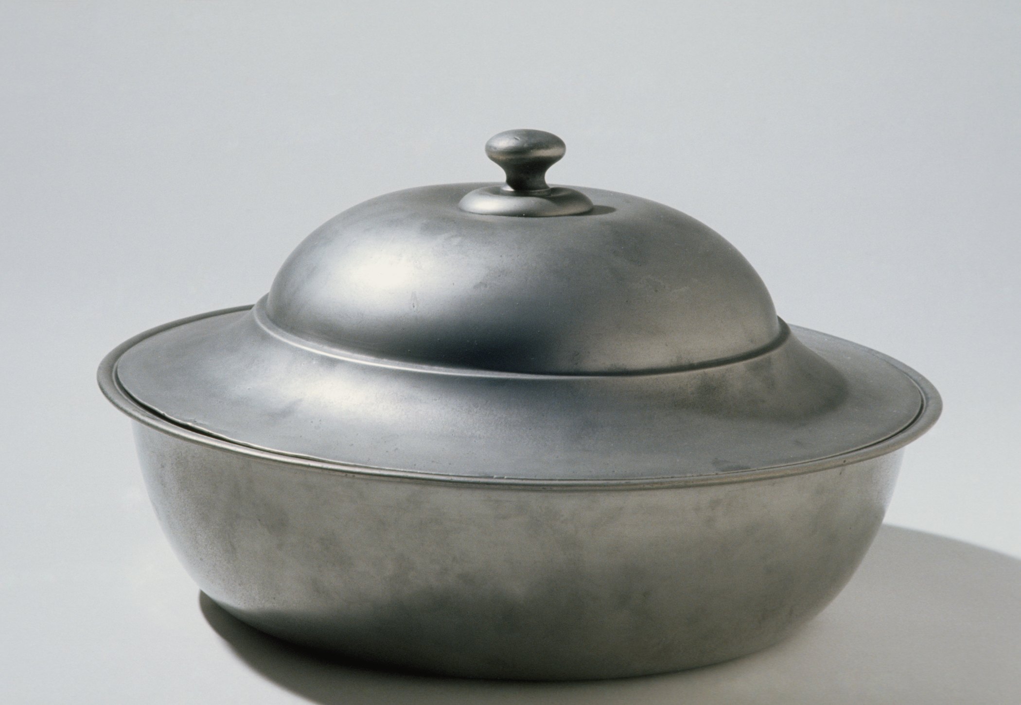 1966.1147 A, B Pewter covered basin