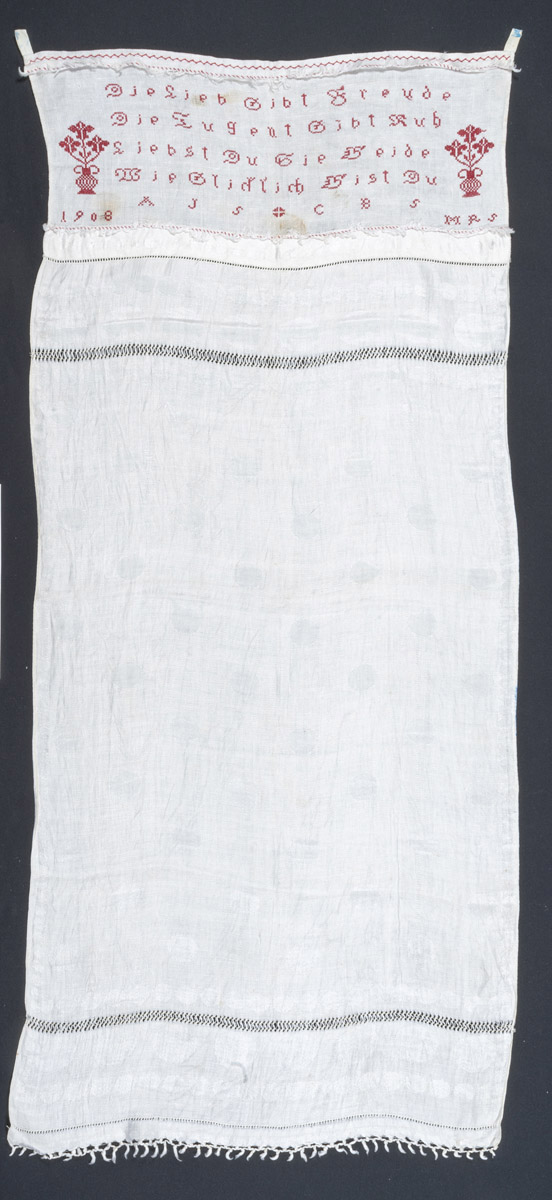 2013.0031.173 Towel, view 1
