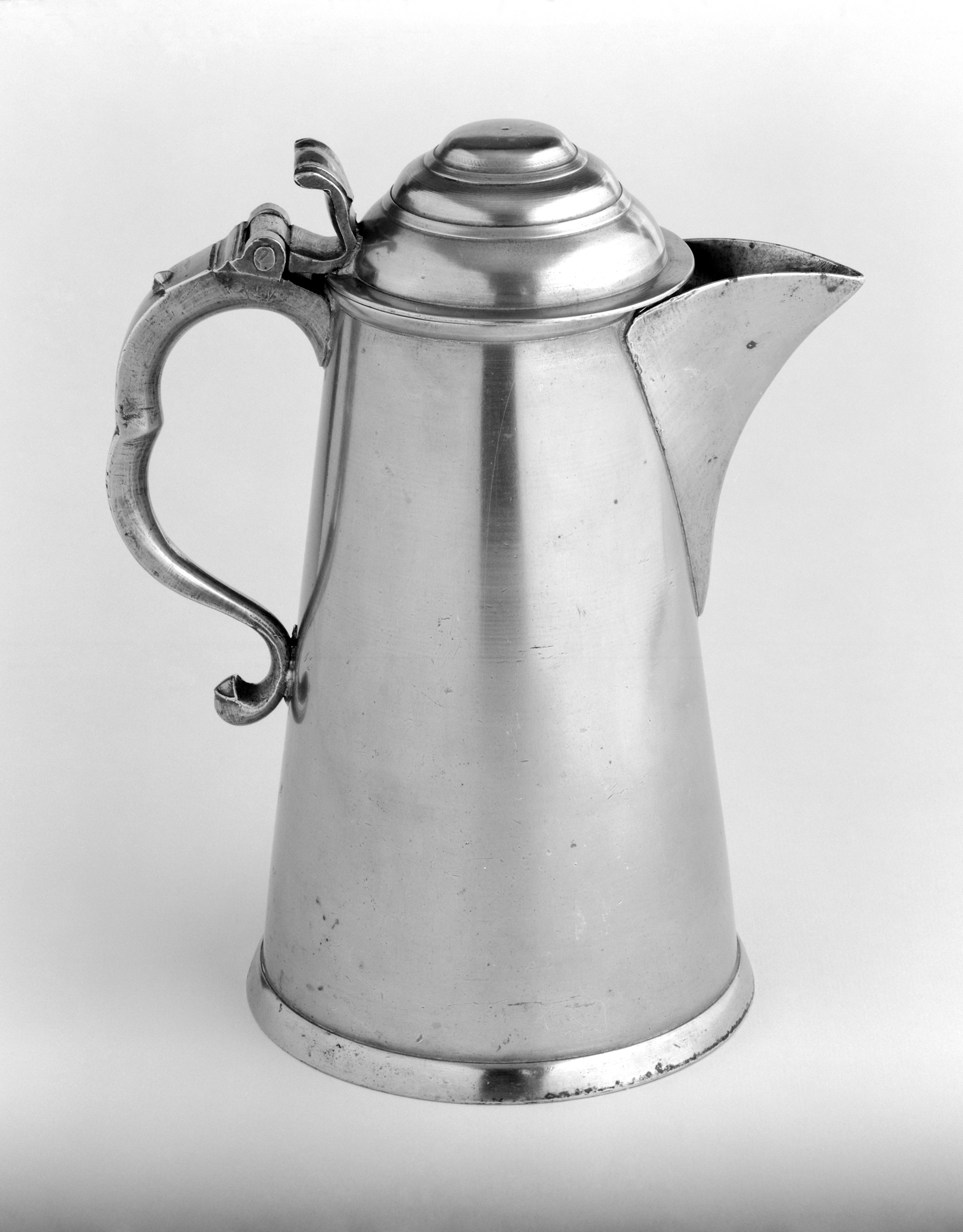 1955.0048.041 Flagon