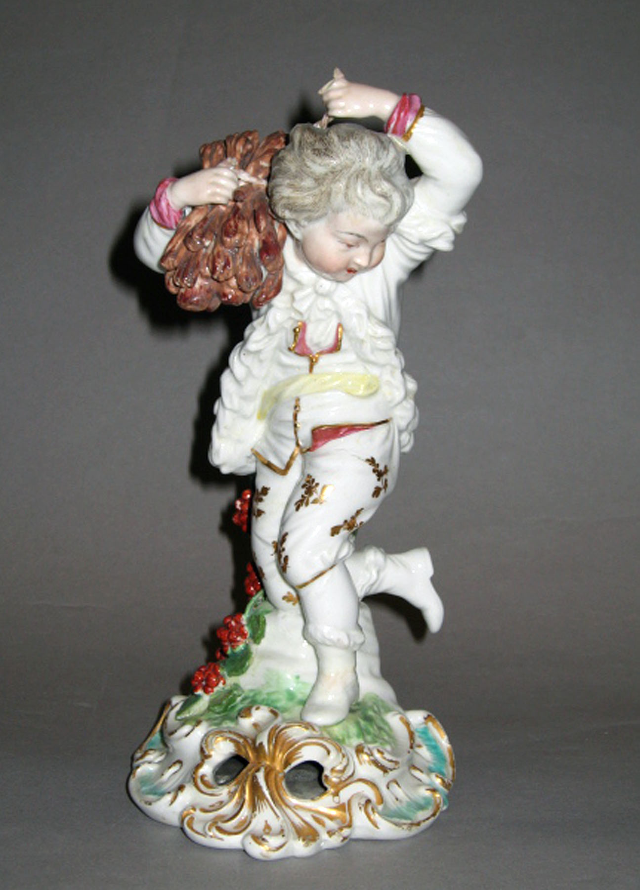 1969.0842.001 Porcelain figure