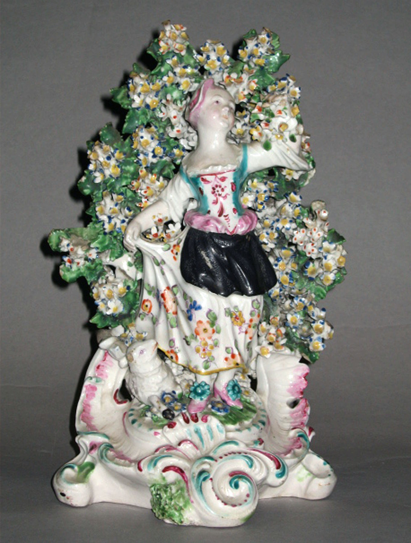 1964.0572 Porcelain figure