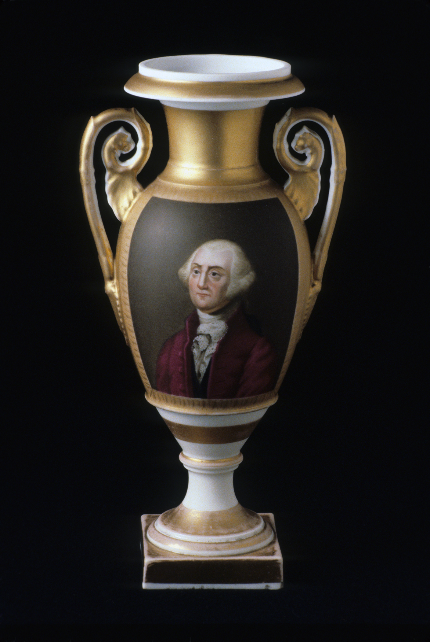 1958.1809 Porcelain Washington vase
