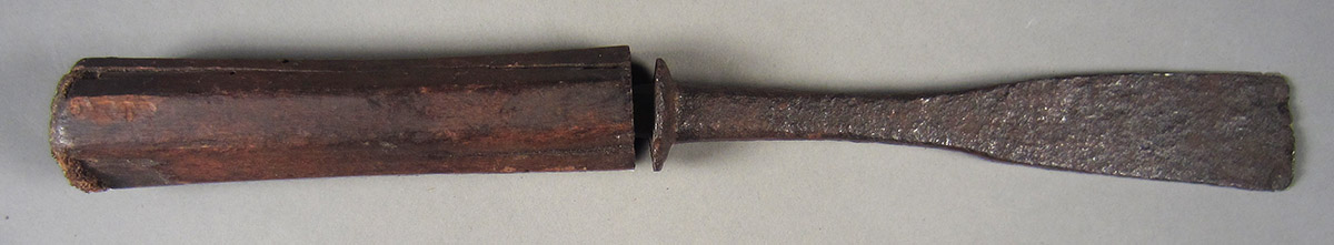 1957.0026.118 Paring chisel, overall side 1
