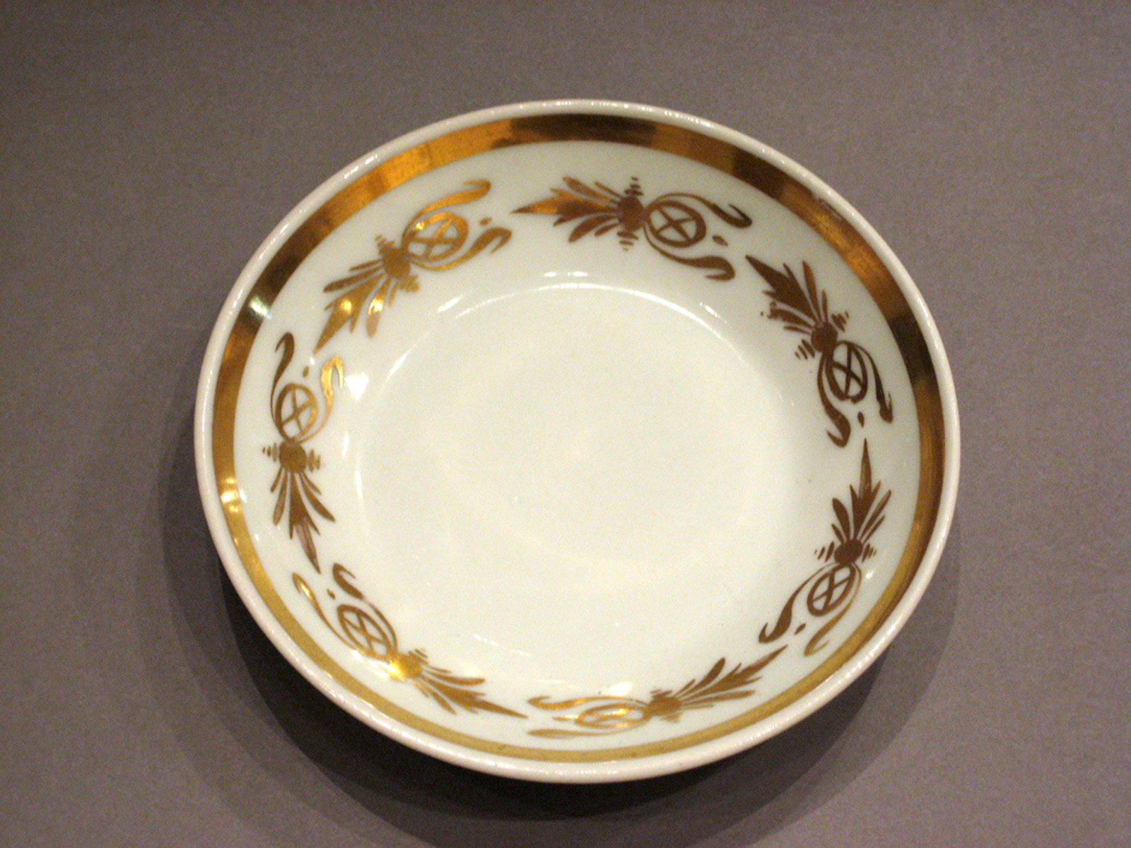 1957.0009.014 Saucer