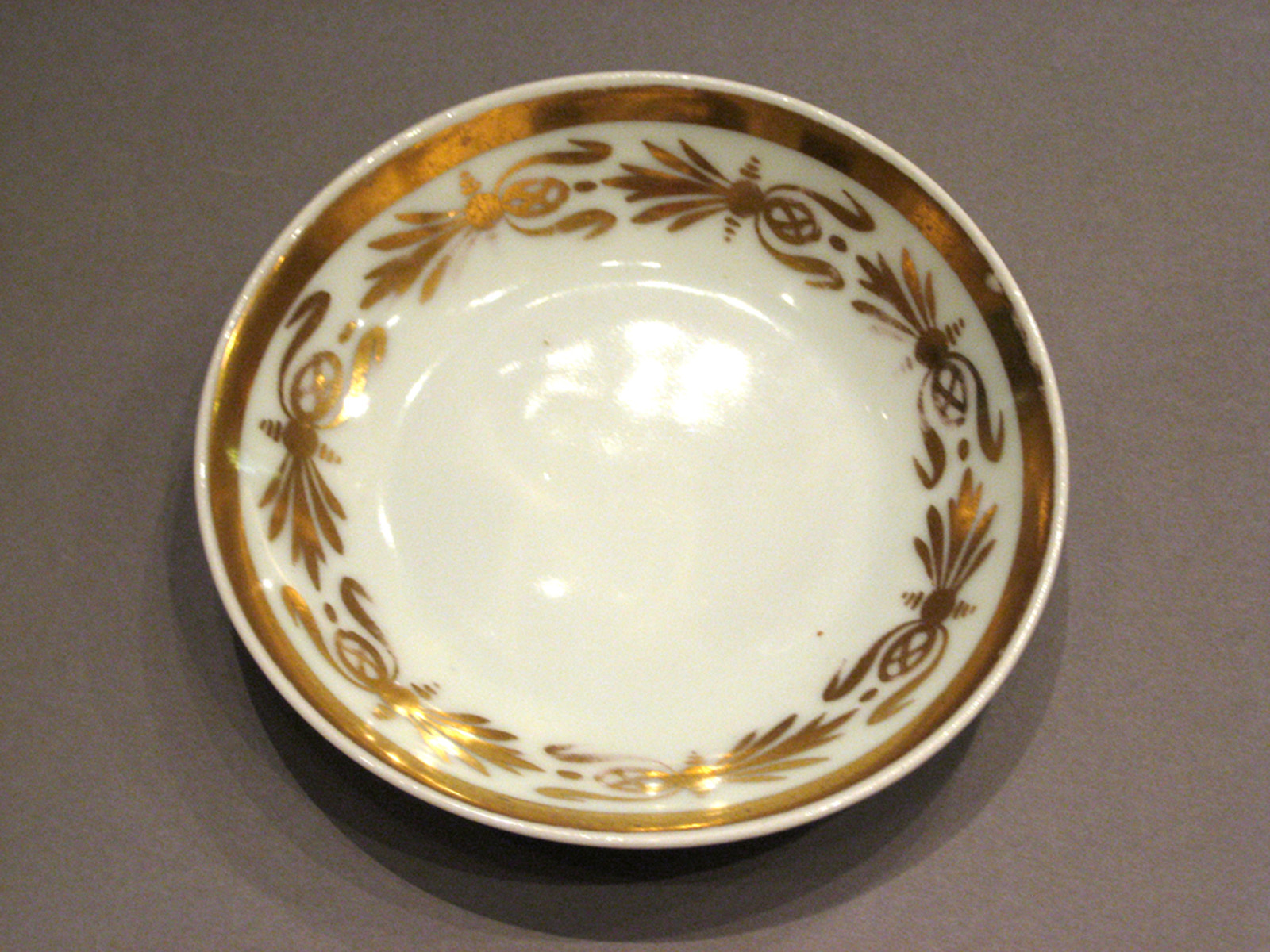 1957.0009.017 Saucer.