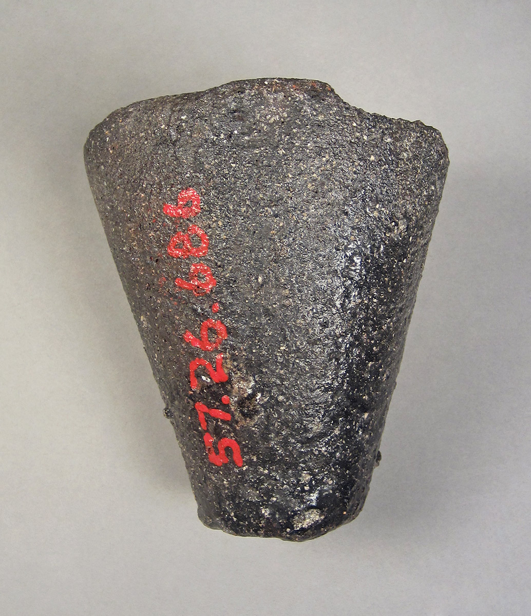 1957.0026.686, Crucible, side 1