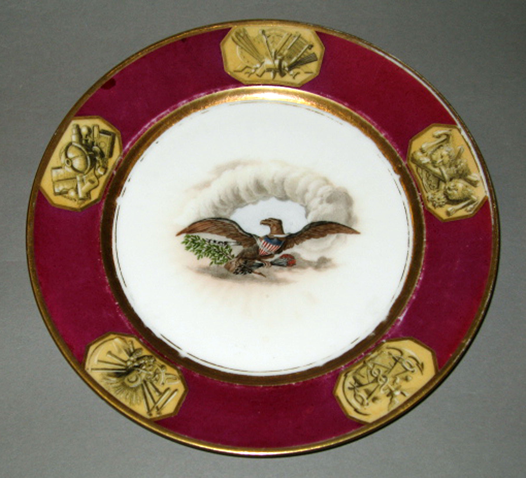 1958.1606.015 Porcelain plate