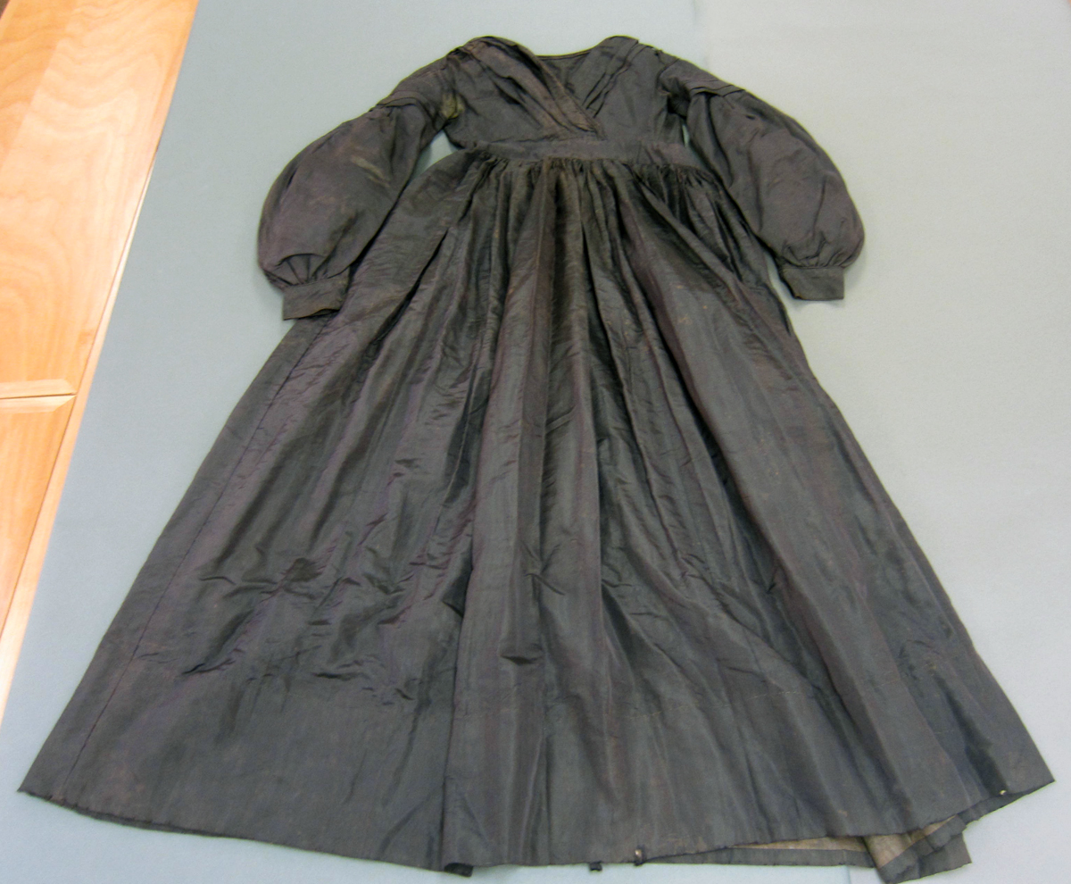 1992.0113 Dress, Full