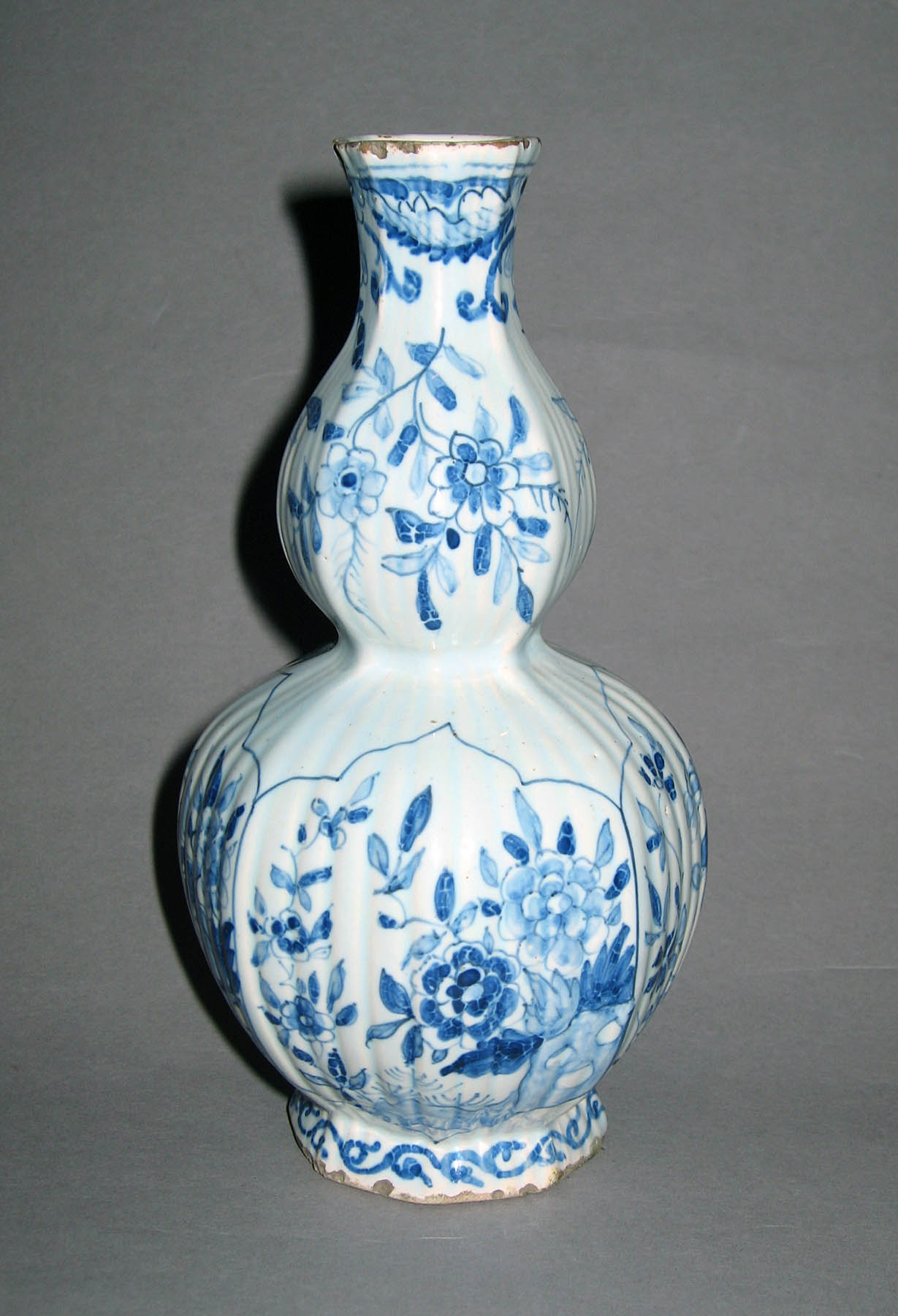 1955.0110 Earthenware vase