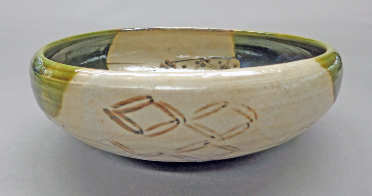 2014.0016.286 Bowl overall