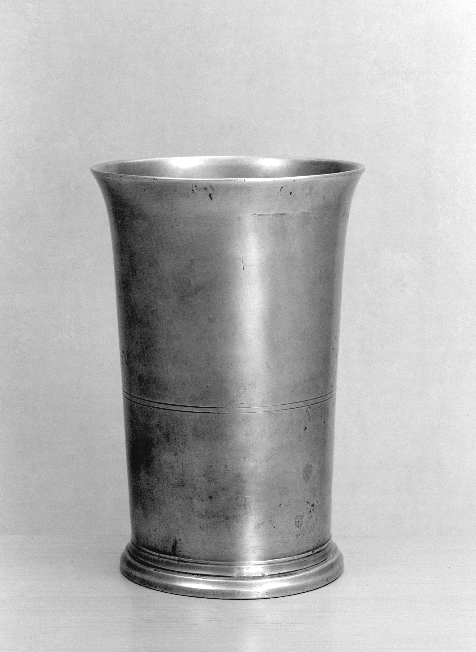 1966.1186.002 Pewter beaker