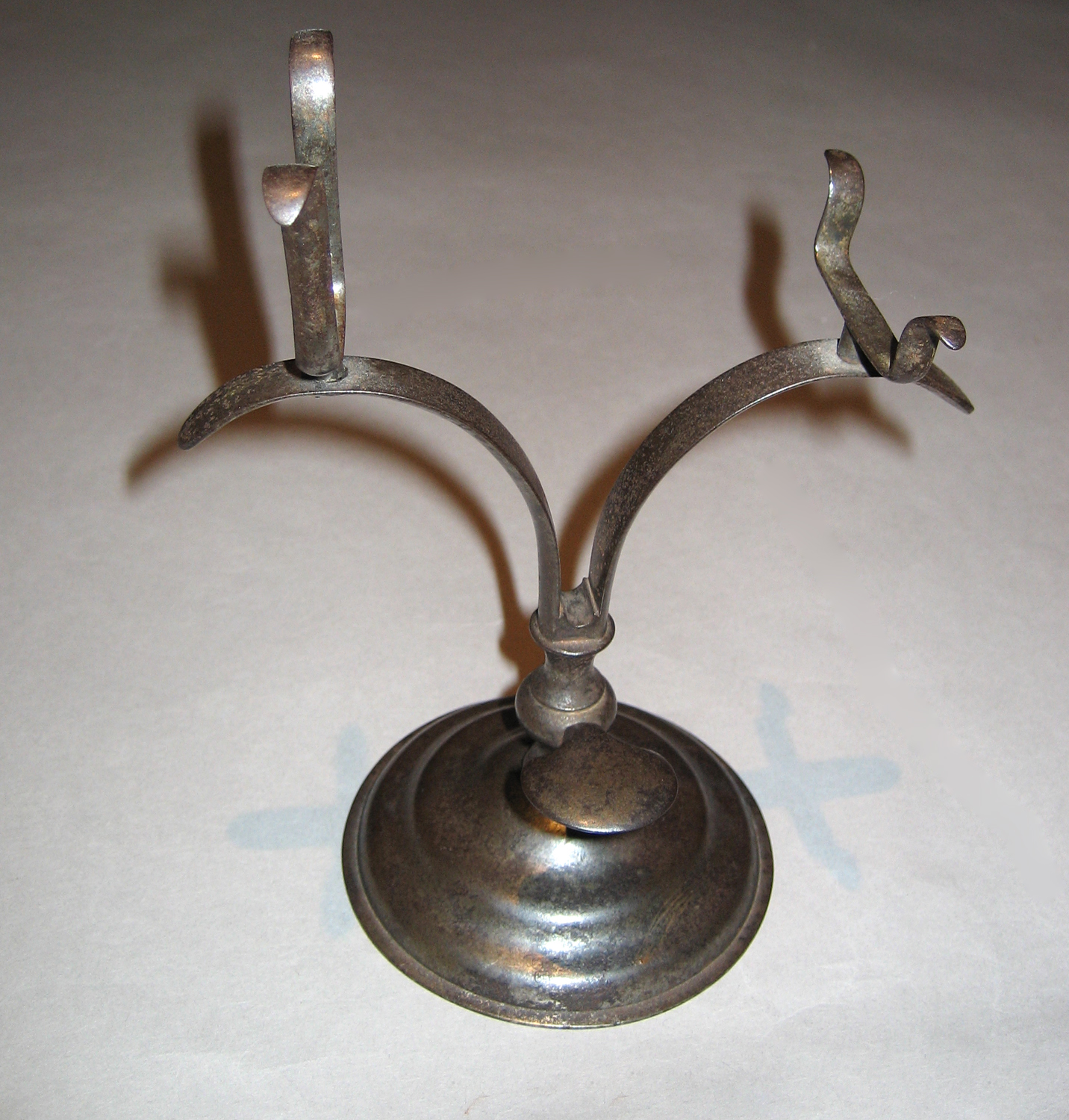 1959.2563 Snuffer Stand