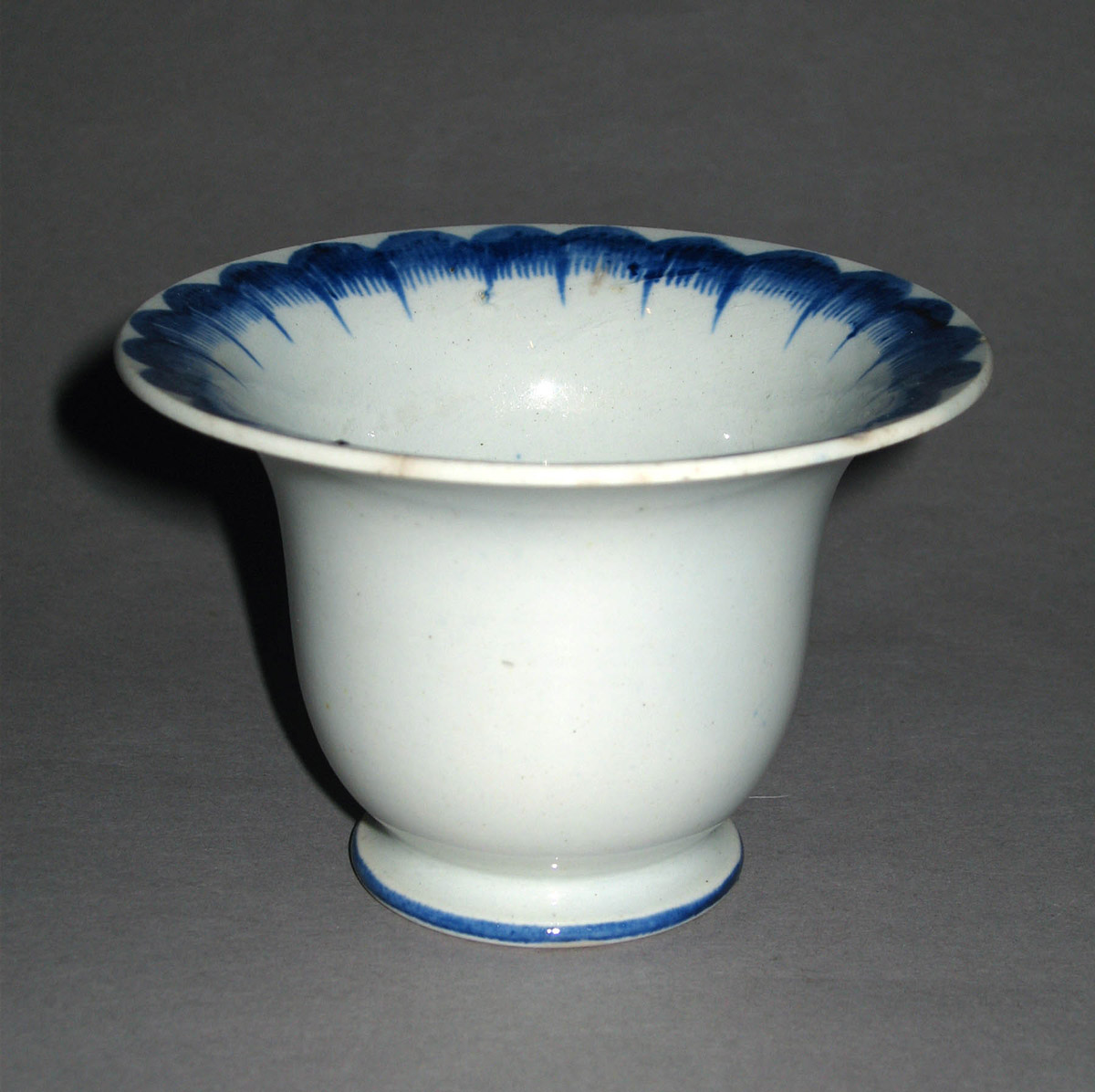 1955.0565 Pearlware cup