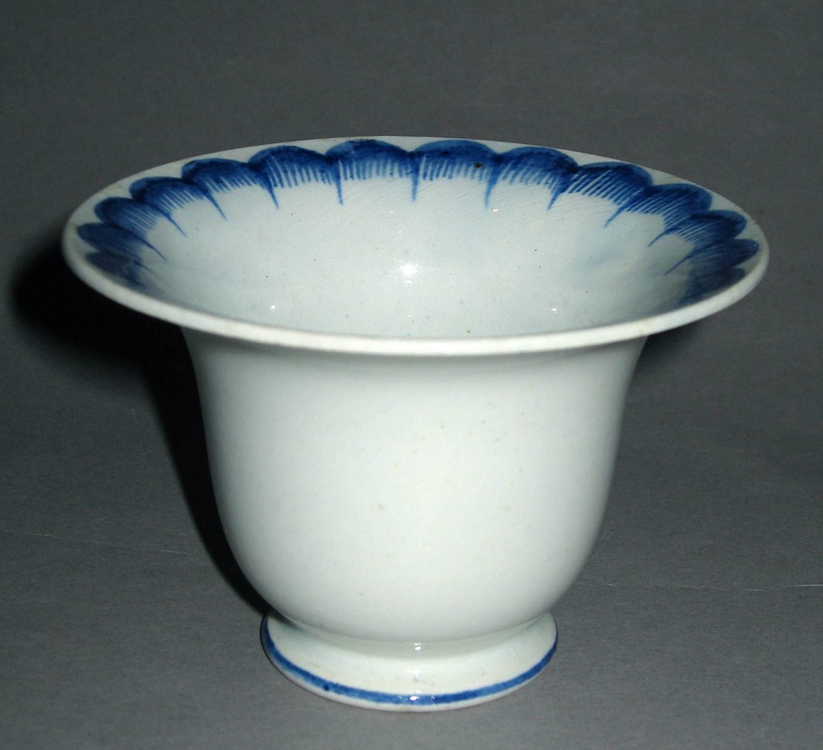 1955.0564 Pearlware cup