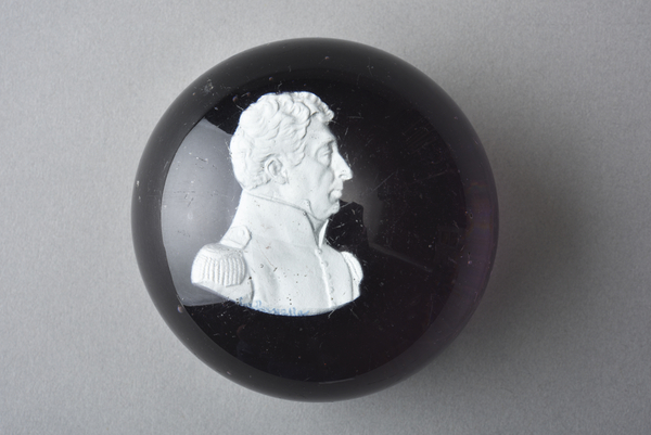 1964.1116 Paperweight, view 1