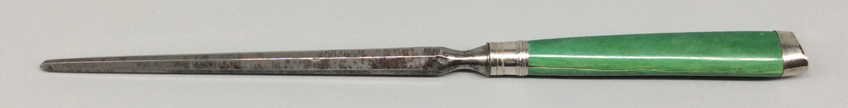 1954.0079.049 Knife sharpener, view 1