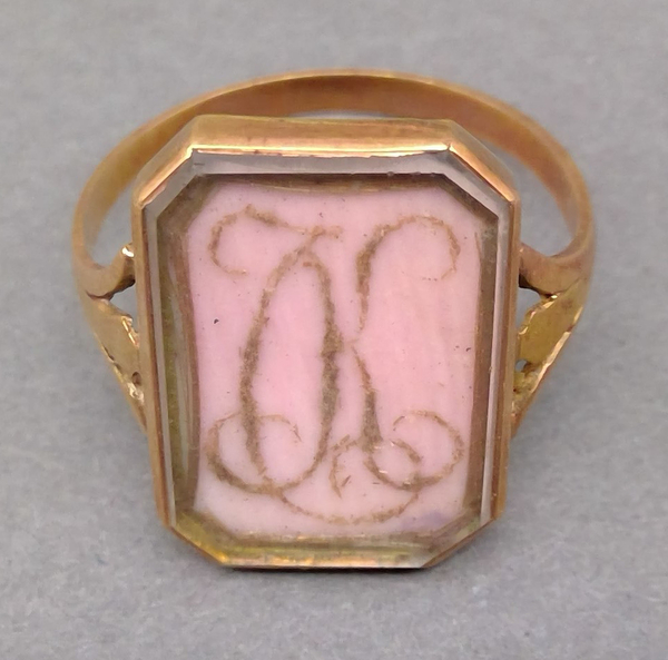 1997.0029.005 Ring (finger), Mourning ring, view 1