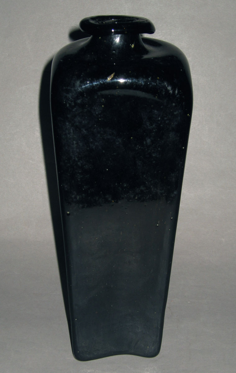 1961.0621.003 Glass case bottle